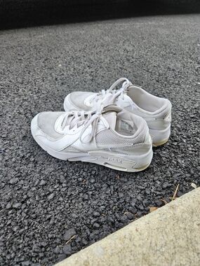 Nike Air Max 90 GS White Sneakers Women’s 7 Youth 5.5Y